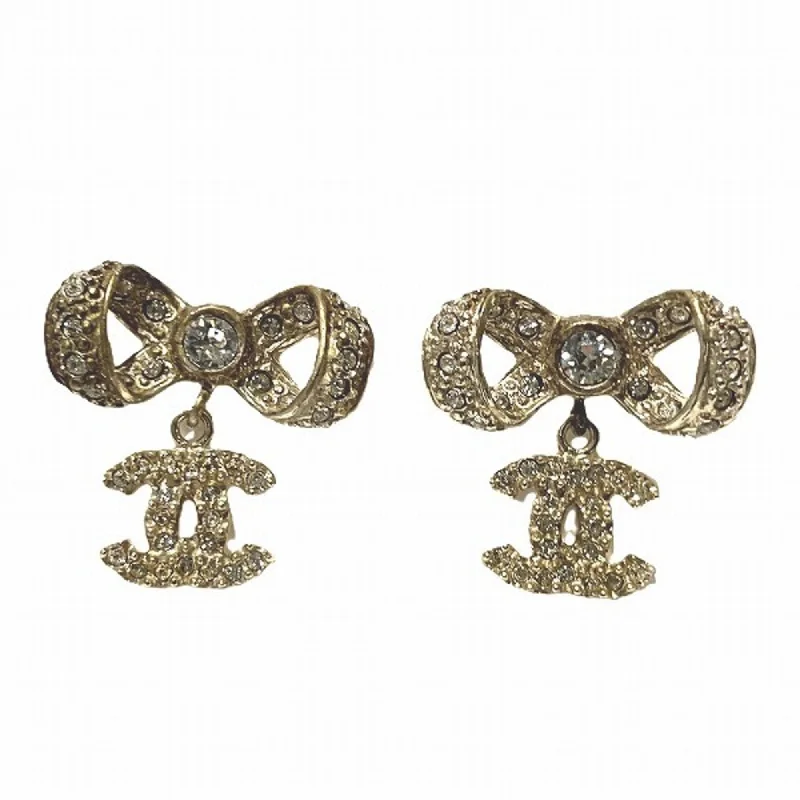 Stud Earrings for Beach Outfit -Chanel  Metal Stud Earrings (Pre-Owned)