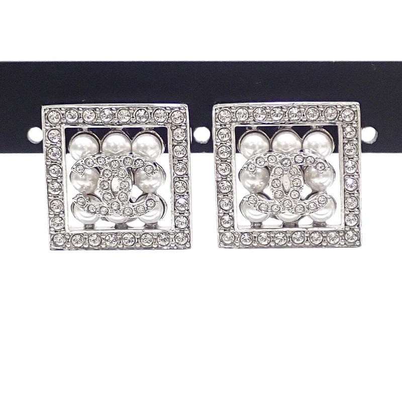 Stud Earrings for Evening Gown -Chanel  Metal Stud Earrings (Pre-Owned)