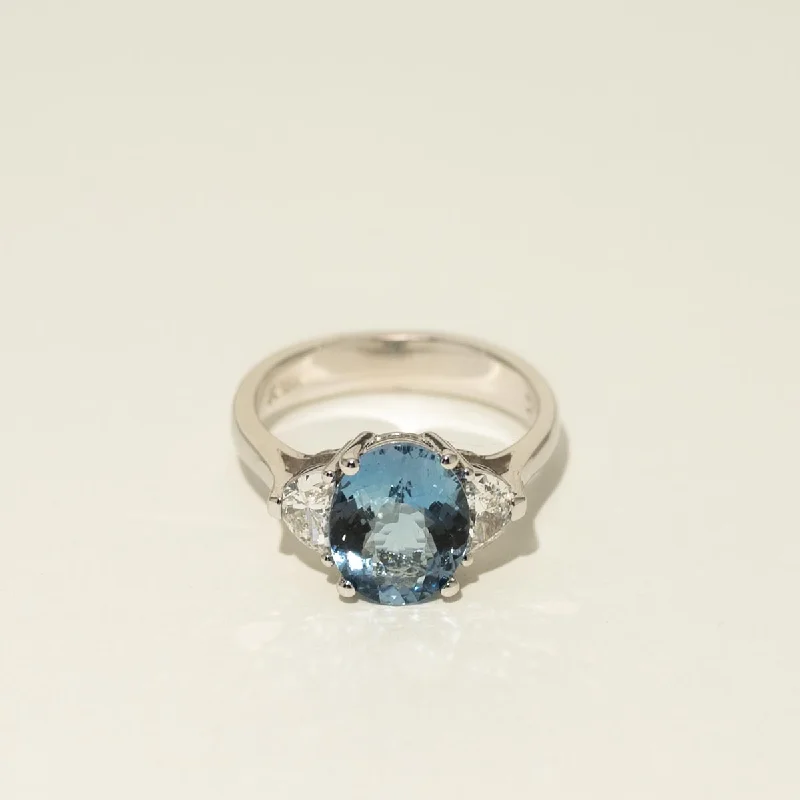 Rings with faceted aquamarine for sea glow -Oval Aquamarine Ring in 18kt White Gold with Diamonds (5/8ct tw)